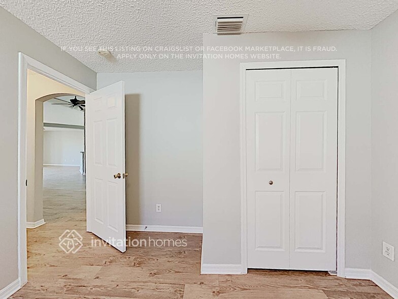 Building Photo - 2107 Deercroft Dr