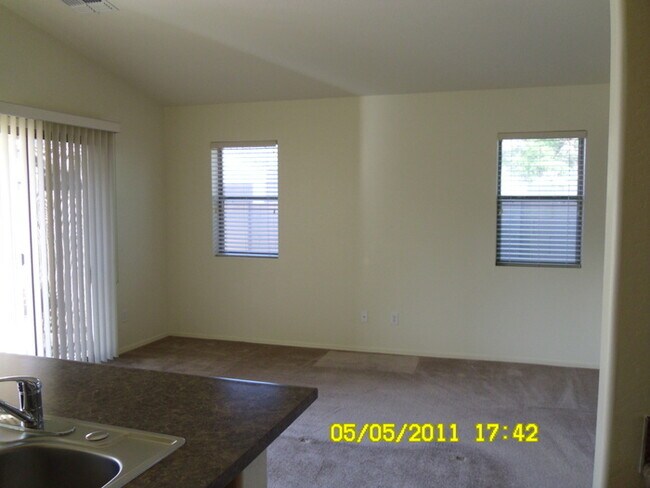 Building Photo - Rare to find Single level 3 bed in Camel back ranch