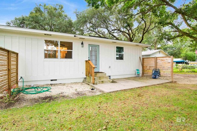 Building Photo - 208 E 22nd Ave