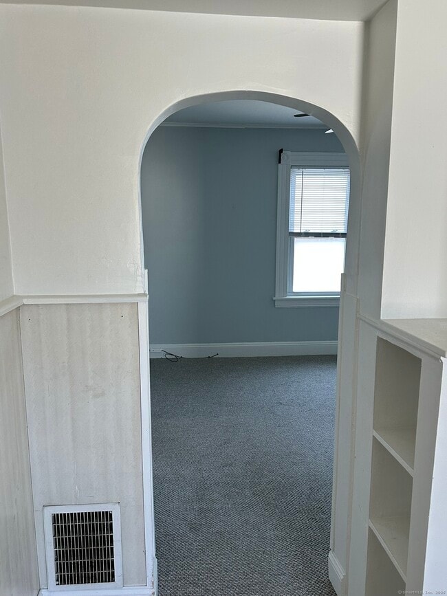 Building Photo - 176 Thompson St
