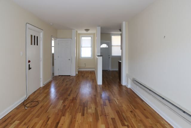 Building Photo - 4329 N Wolcott Ave