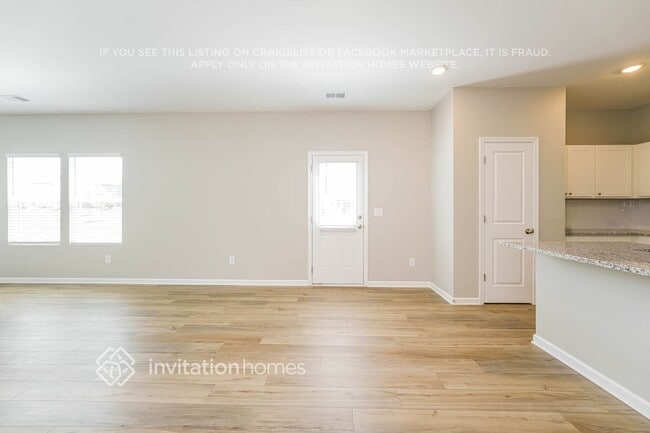 Building Photo - 2105 Boxwood Cir