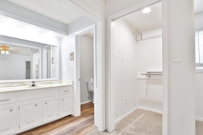 Building Photo - 4818 73rd St