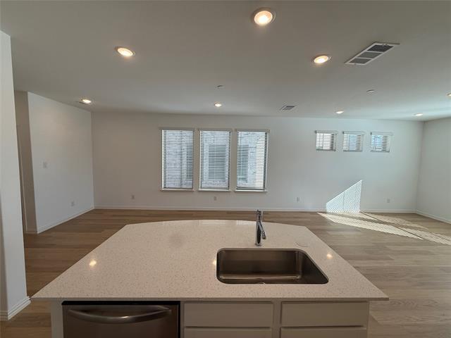 Building Photo - 724 4th St