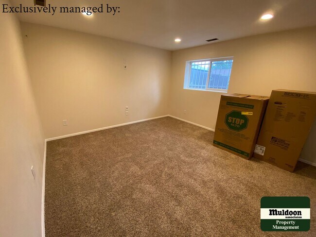 Building Photo - Beautiful 4 bedroom home in 80916! Pet Friendly!