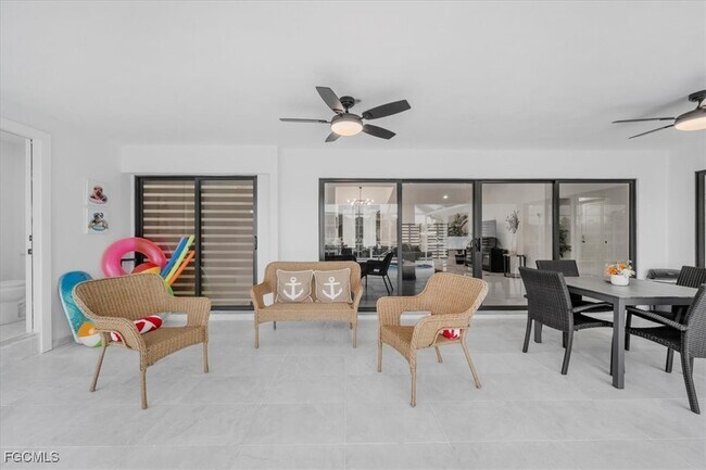 Building Photo - 3728 SE 18th Ave