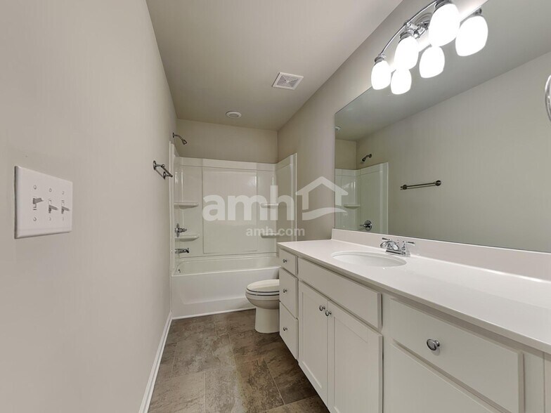 Building Photo - 214 Omega Ct