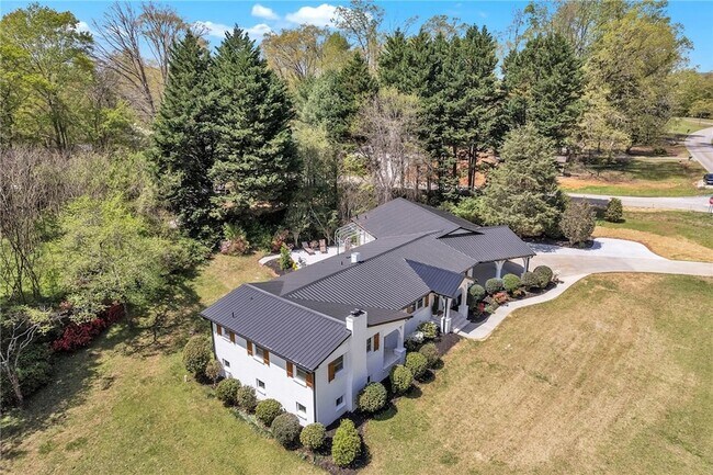 Building Photo - 405 Playground Rd