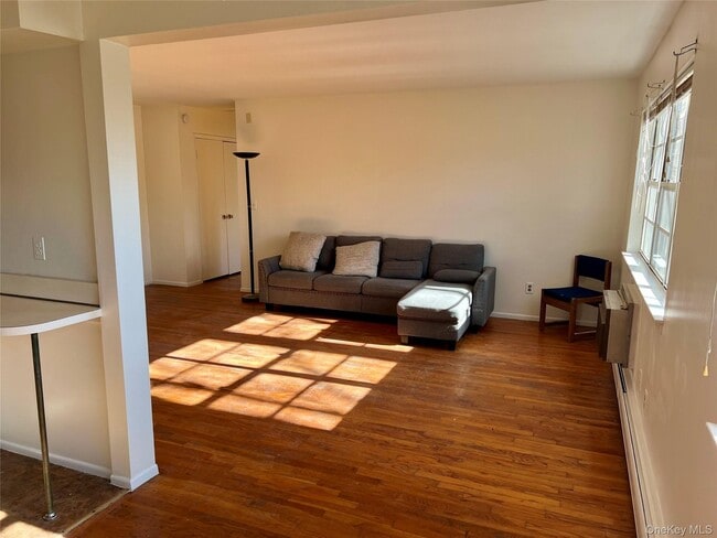 Building Photo - 63 Kenwood Dr