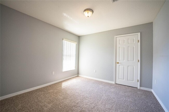 Building Photo - 233 Towhee Rd