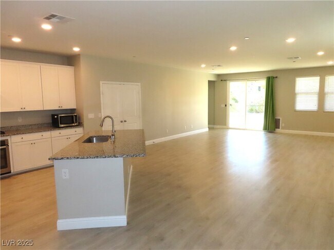 Building Photo - 2771 Alta Vista St