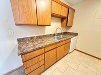 Building Photo - 5010 Emerald Dr