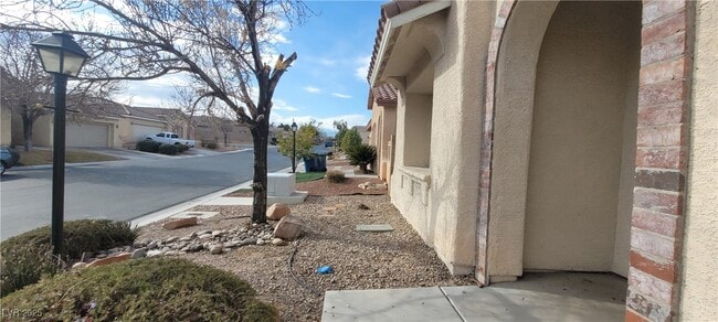 Building Photo - 8240 Aurora Peak Ave