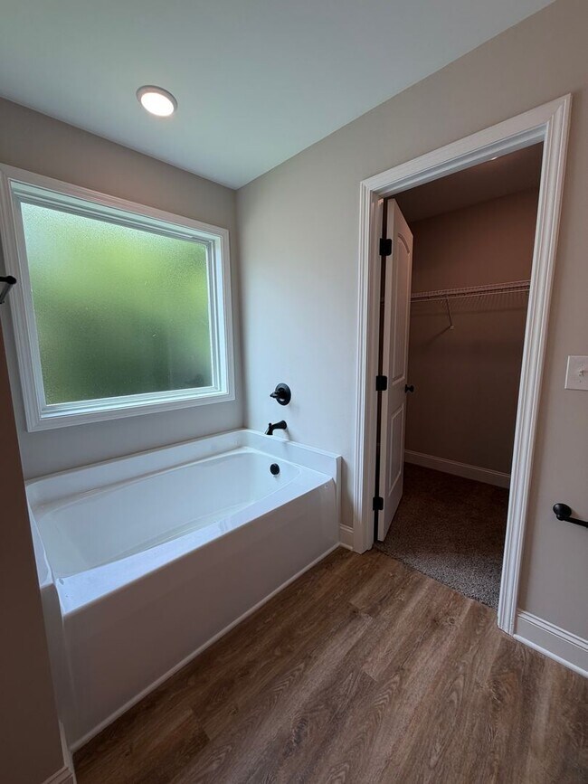 Building Photo - 1713 Golf Club Ln NW