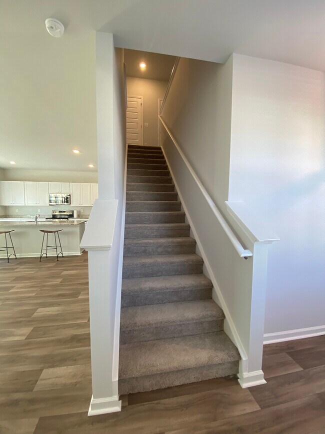 Building Photo - 3336 Mid Summer Ln