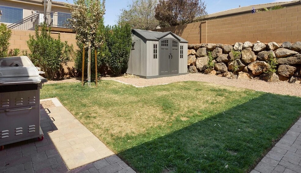 Building Photo - 529 E Dry Springs Ln