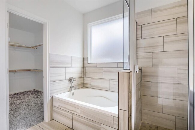 Building Photo - 20417 Shellduck Dr