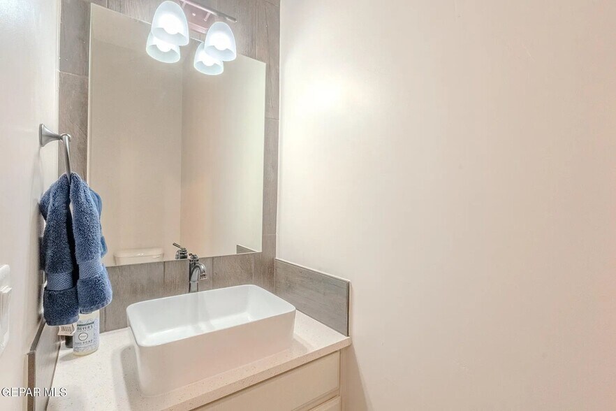 Building Photo - 13364 Emerald Glass Dr