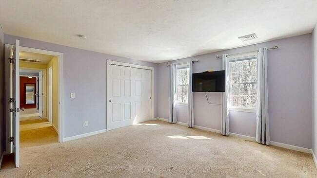 Building Photo - 12 Coldbrook Rd