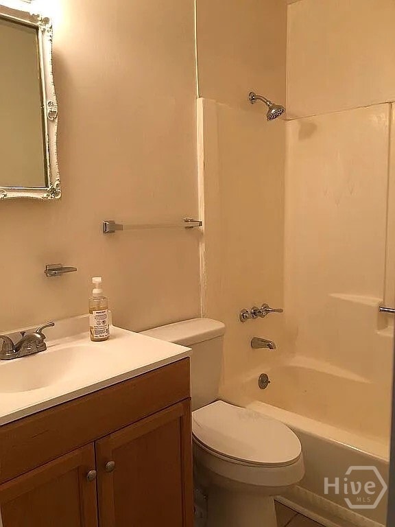 Building Photo - 370 Jockey Club Dr