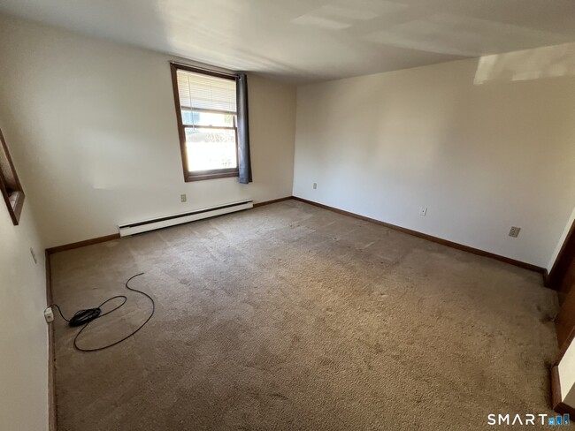 Building Photo - 7 Golden Hill St