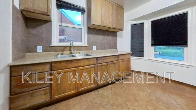 Building Photo - 6824 Faust Ave