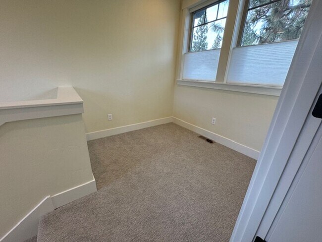 Building Photo - Brand New Home in NW Crossing with Professional office space!