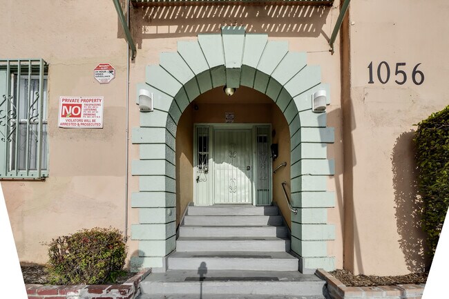 Building Photo - 1056 5/3 Normandie Ave-301C