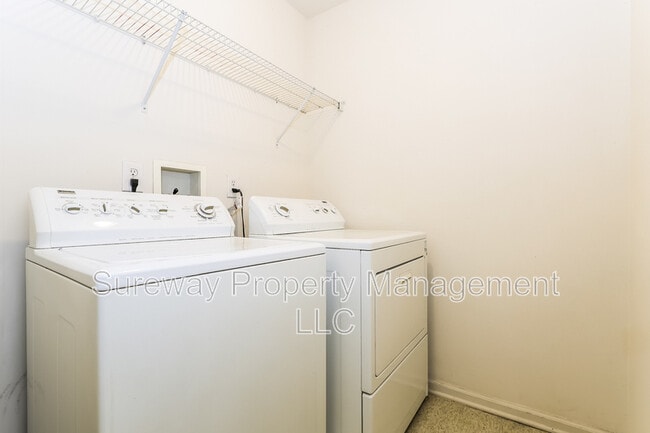 Building Photo - 158 Chancellor Dr