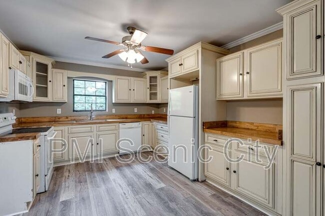 Building Photo - 4717 Beverly Kay Dr