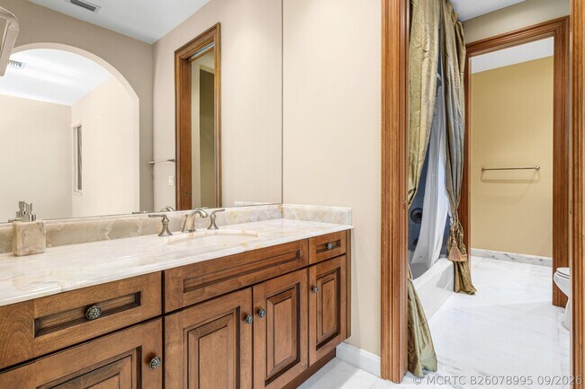Building Photo - 4255 Gleneagles Dr