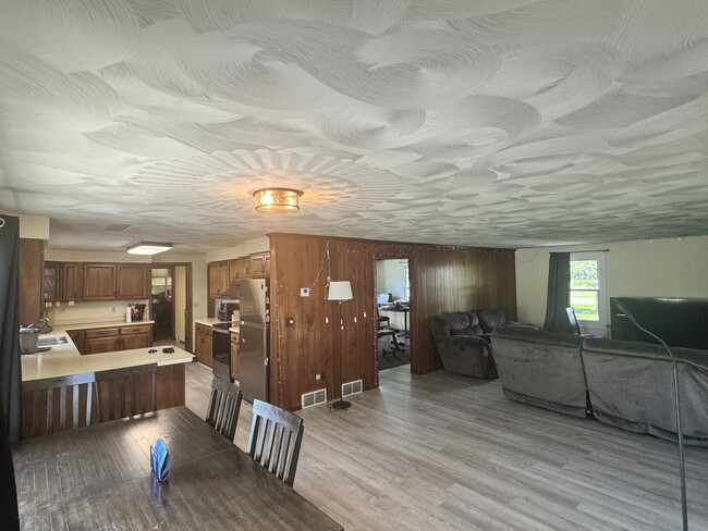 Building Photo - 8686 Tibbitts Rd