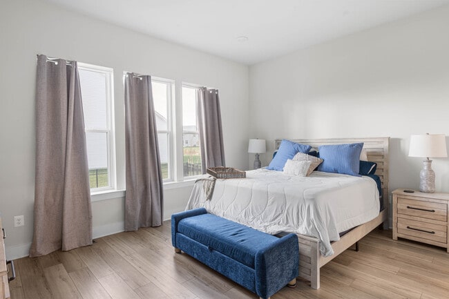 Building Photo - 31080 Silver Maple Dr