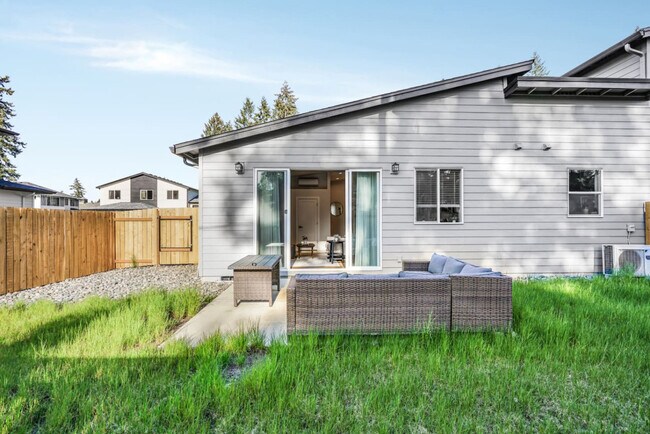 Building Photo - 15206 NE 96th St