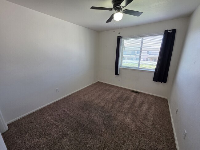 Building Photo - 2492 Brookwillow Loop