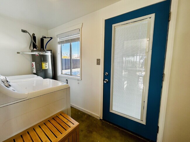 Building Photo - Gorgeous Home Surrounded by Panoramic Views