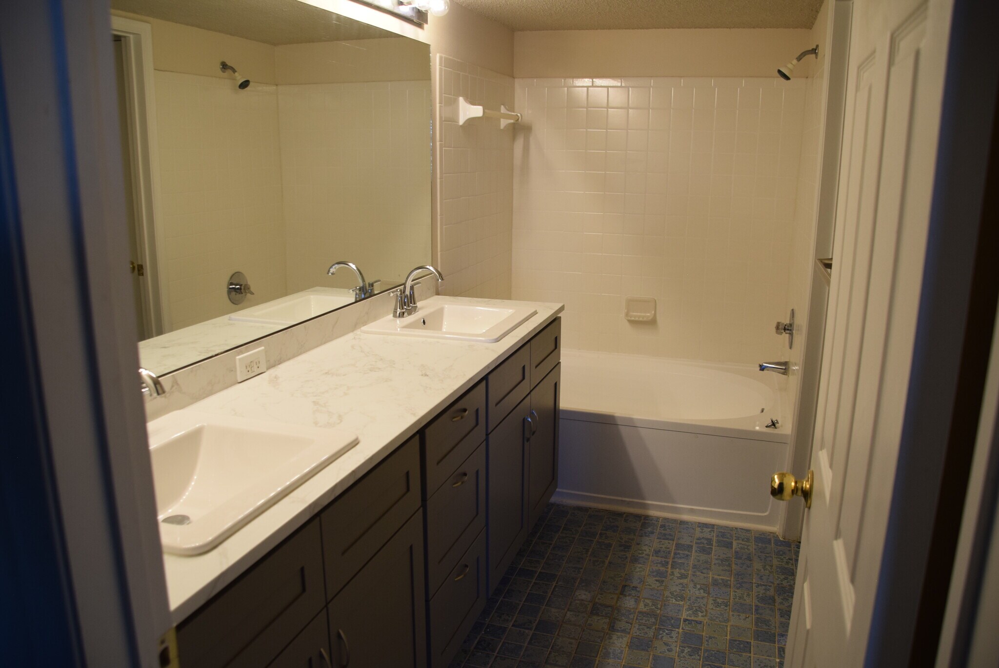 Building Photo - 1935 Piper St