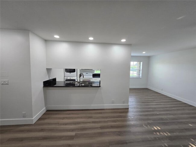 Building Photo - 8886 SW 3rd St