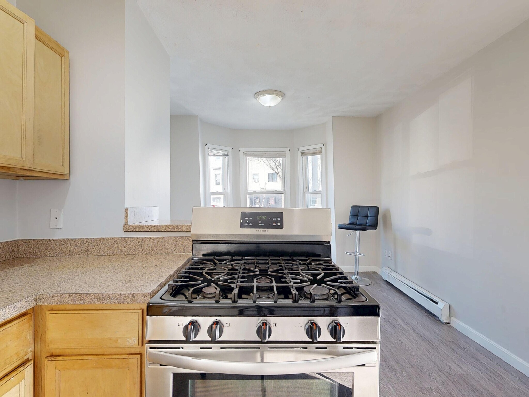 Building Photo - 329 Paris St