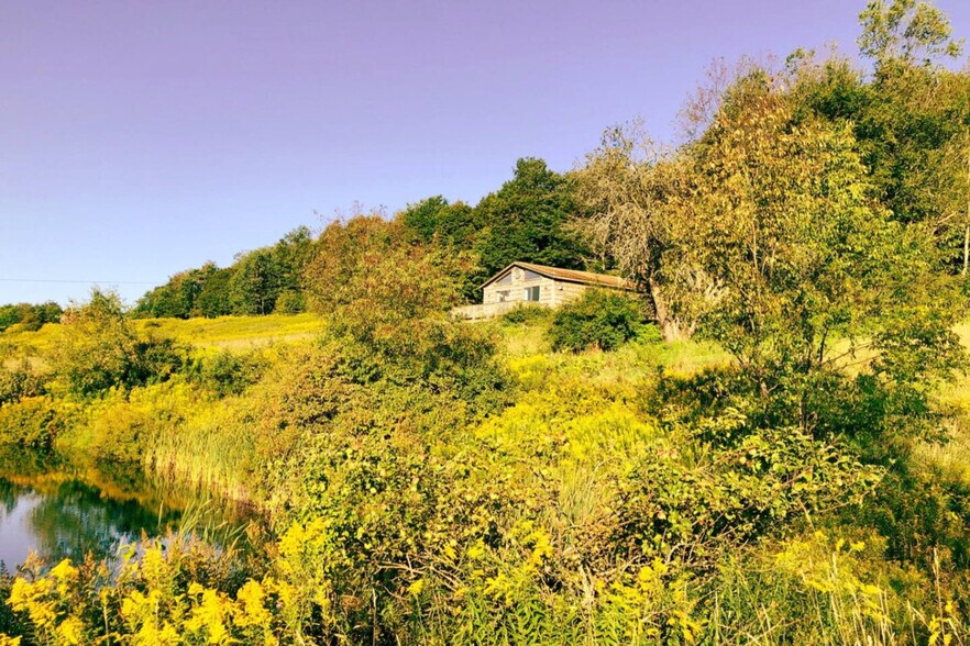 Building Photo - 3924 Hamden Hill Rd