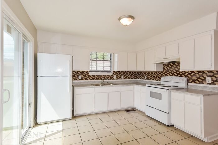 Building Photo - 3315 Walton Ln