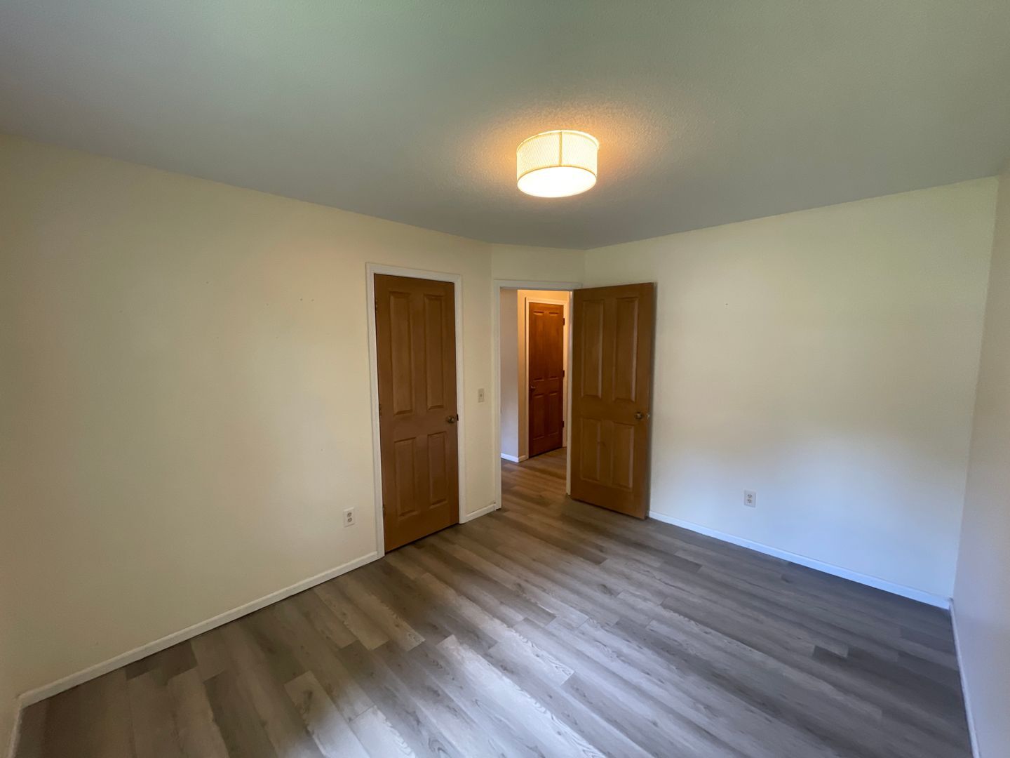 Building Photo - 9904 Mustang Dr
