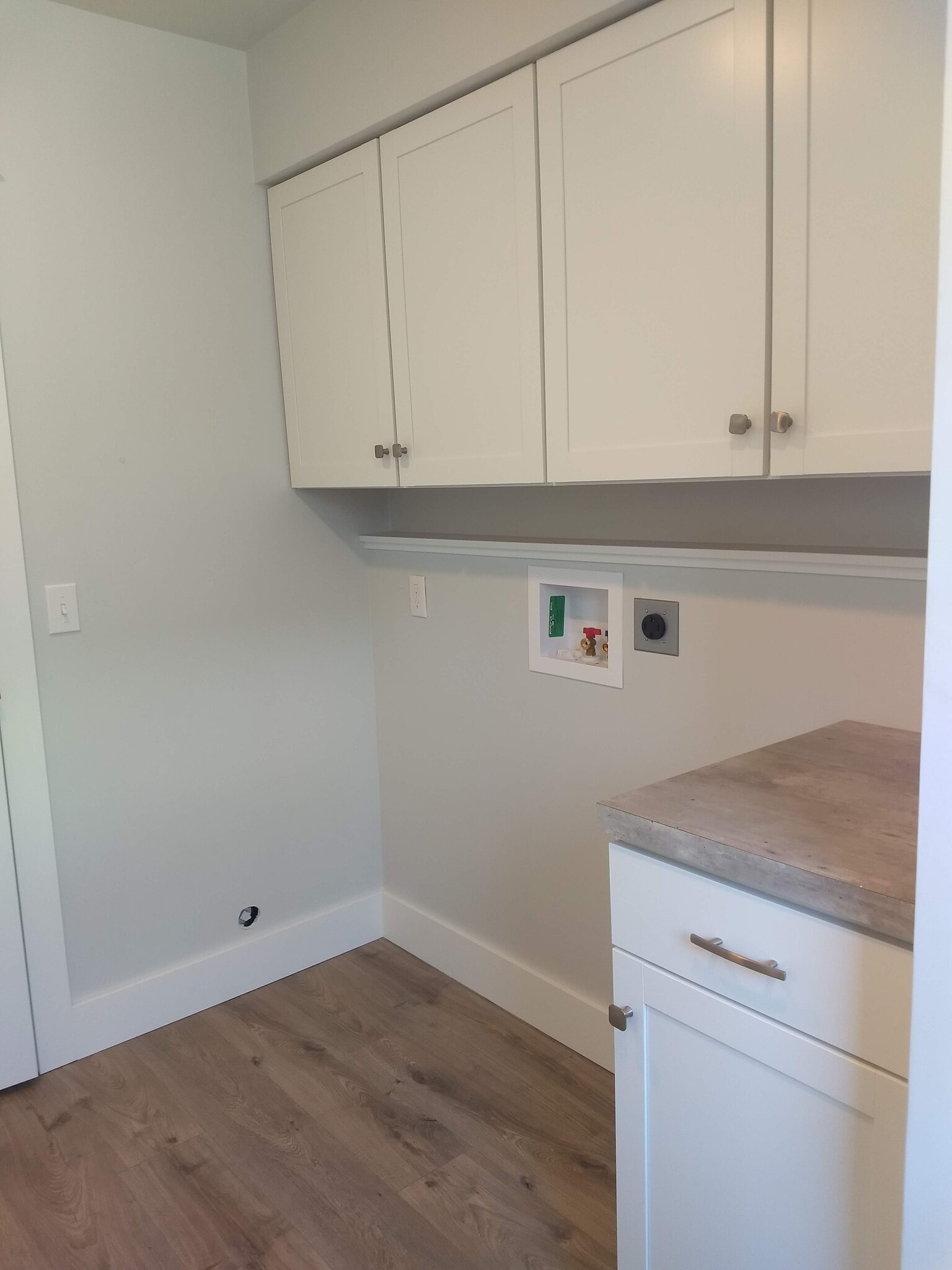 Washer dryer hook ups - 712 N 12th St