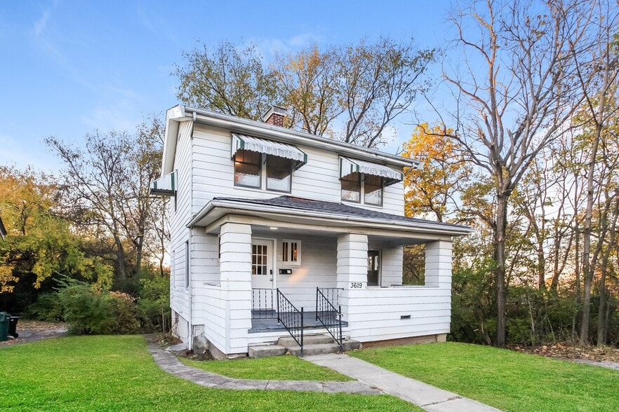 Building Photo - 3619 Norwich Ave