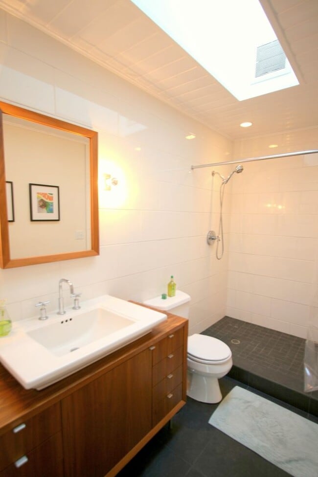 Building Photo - 3Bd/2Ba Montlake Home