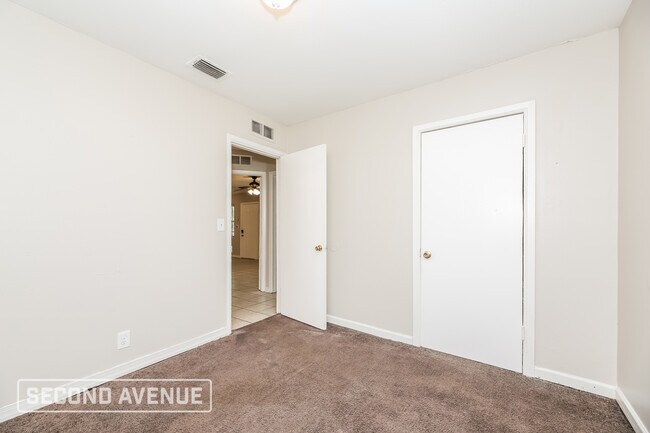 Building Photo - 4157 McMillan Cir