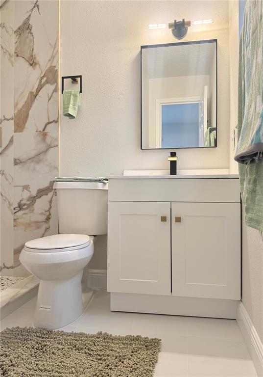 Building Photo - 2336 Nansen Ave