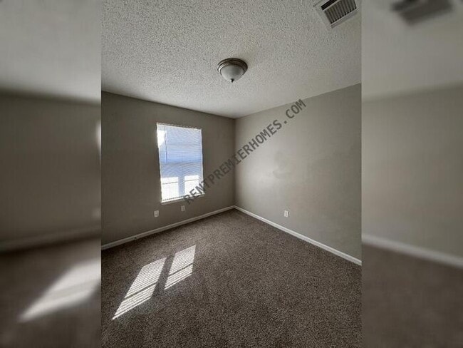 Building Photo - 1313 Ray Rd