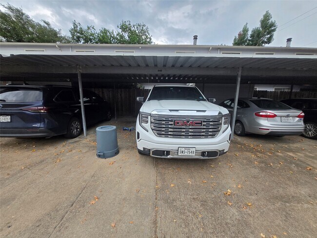Building Photo - 8101 Amelia Rd