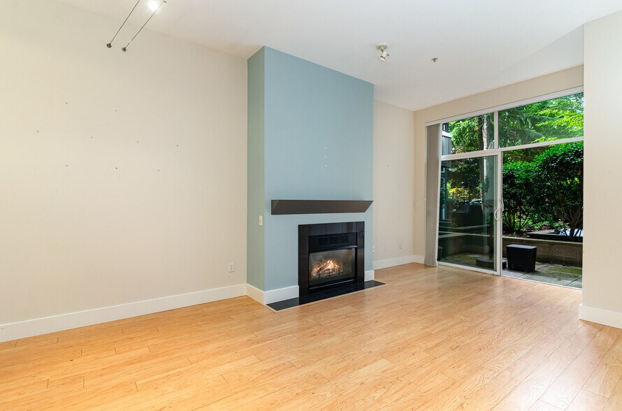 Building Photo - 521 7th Ave
